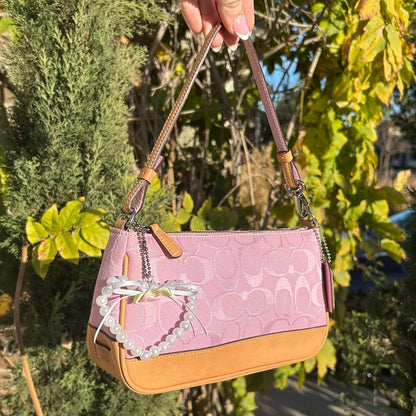 coach demi hampton monogram shoulder bag 🌷