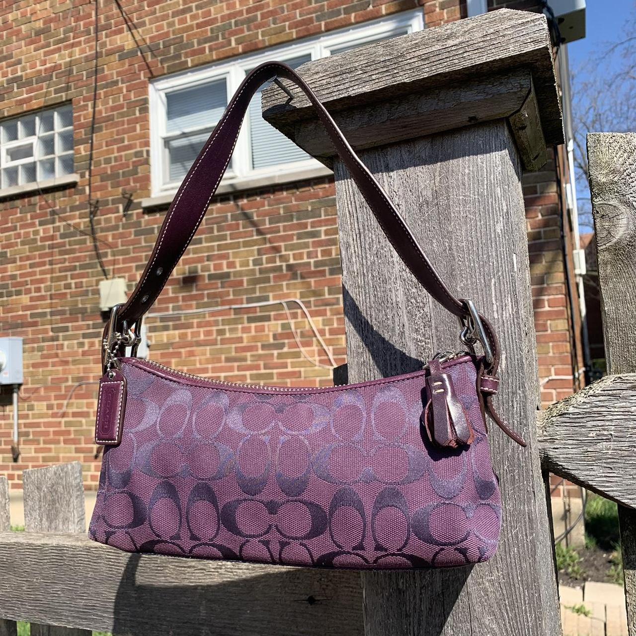 coach demi hampton monogram baguette 🖤