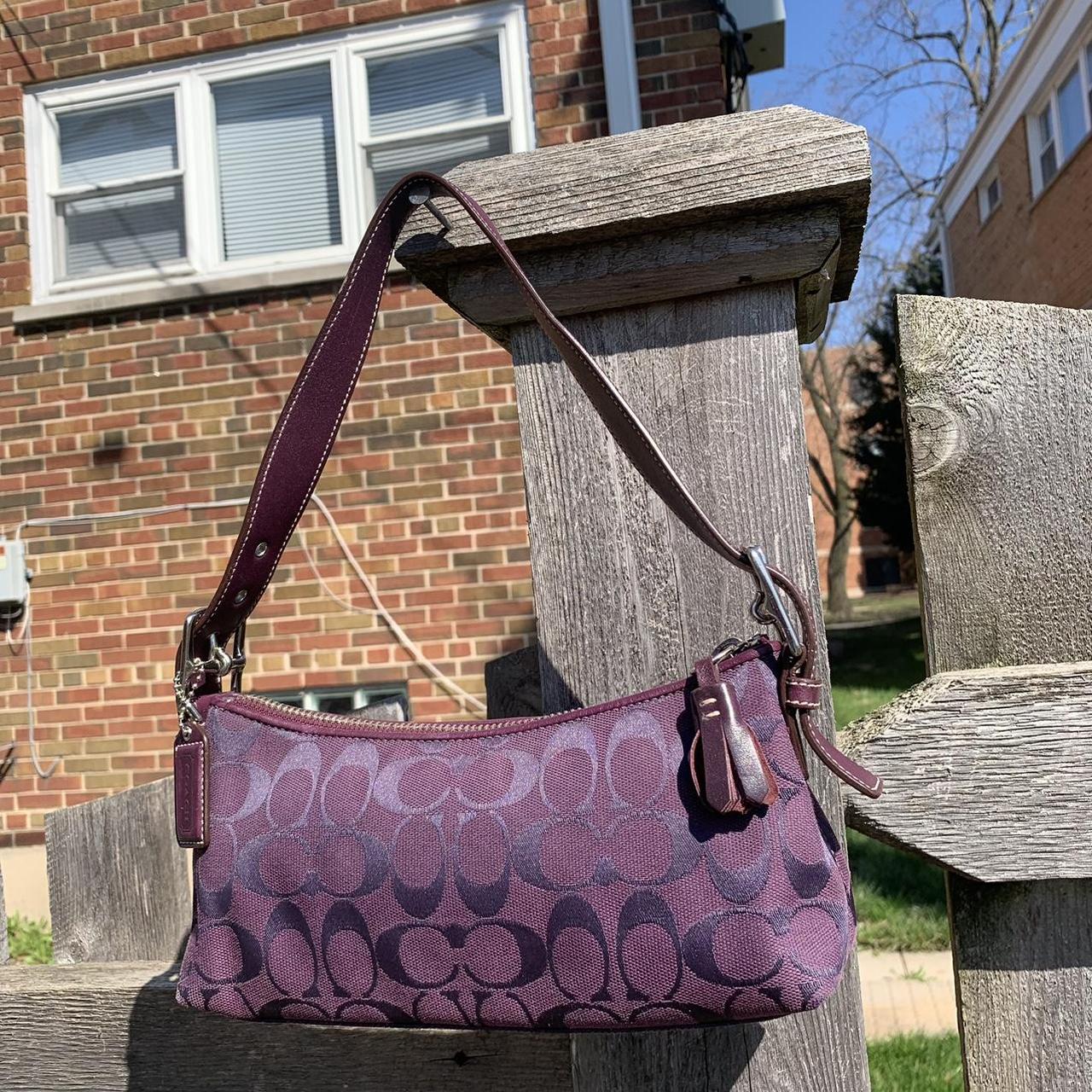 coach demi hampton monogram baguette 🖤