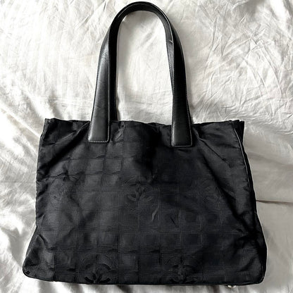 2005 CHANEL NYLON TRAVEL TOTE