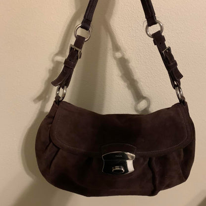 THE CUTEST VINTAGE PRADA SHOULDER BAG