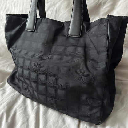 2005 CHANEL NYLON TRAVEL TOTE